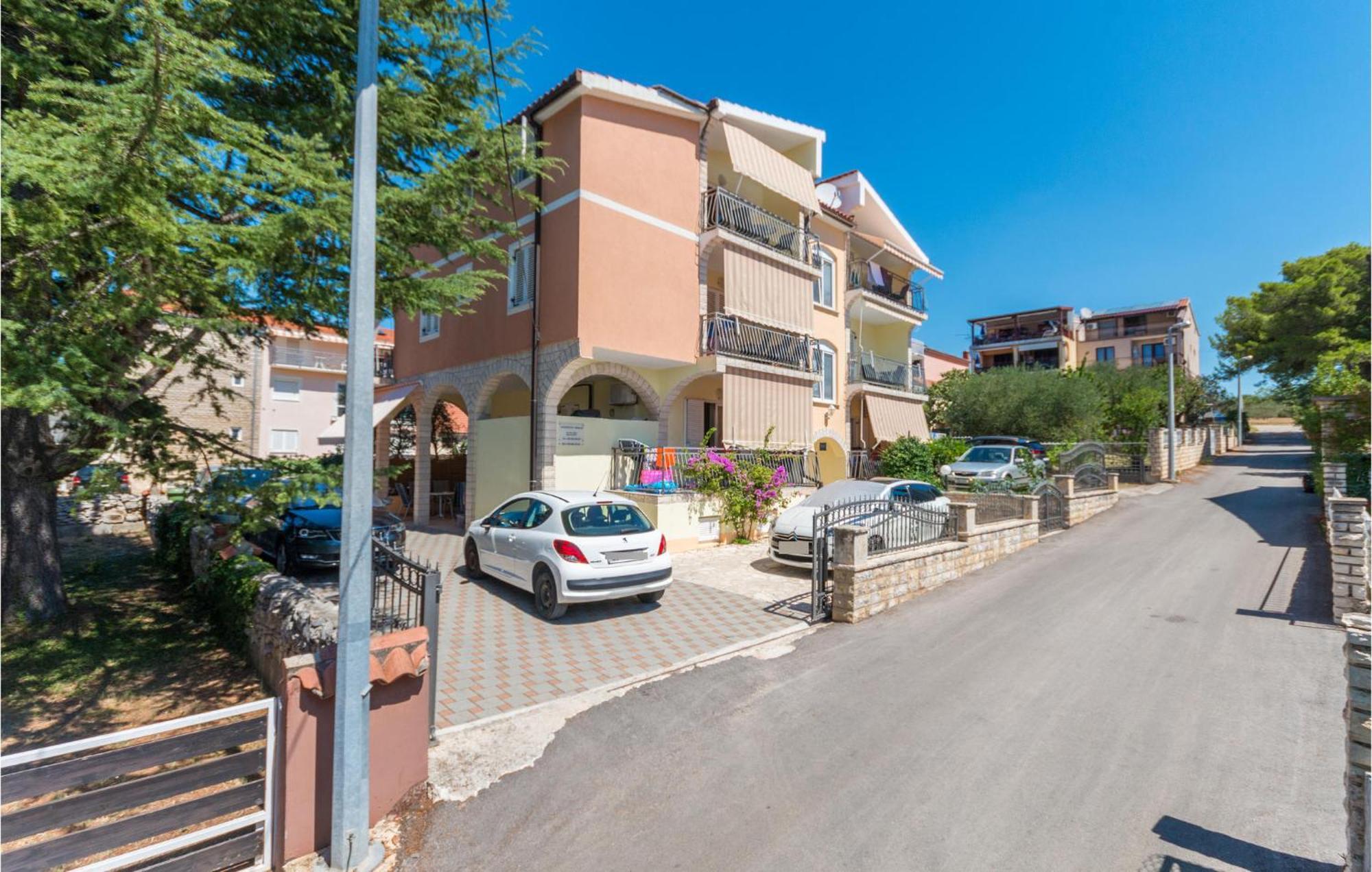 Stunning Apartment In Sveti Filip I Jakov Ngoại thất bức ảnh